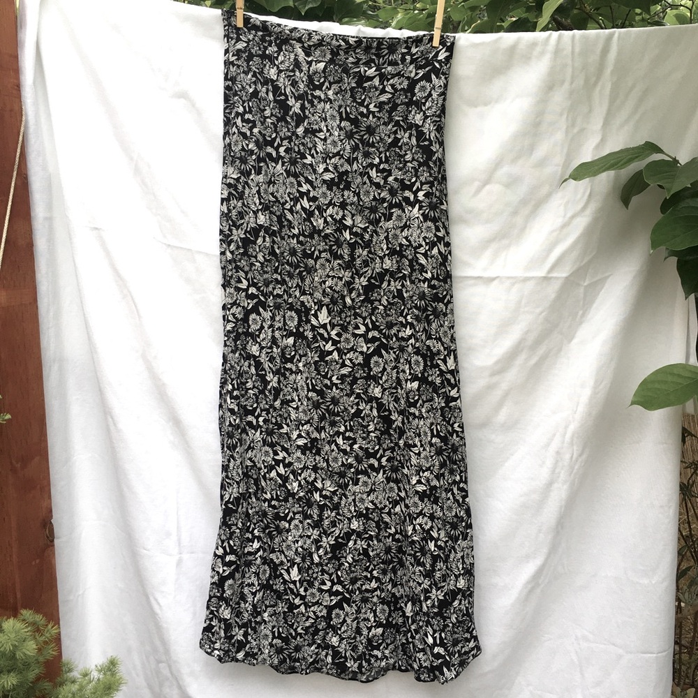 Sunflower Maxi Floral Skirt w/ Flowy Slit BW